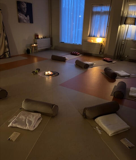 Lichi - Yin yoga Lichi - Yin yoga